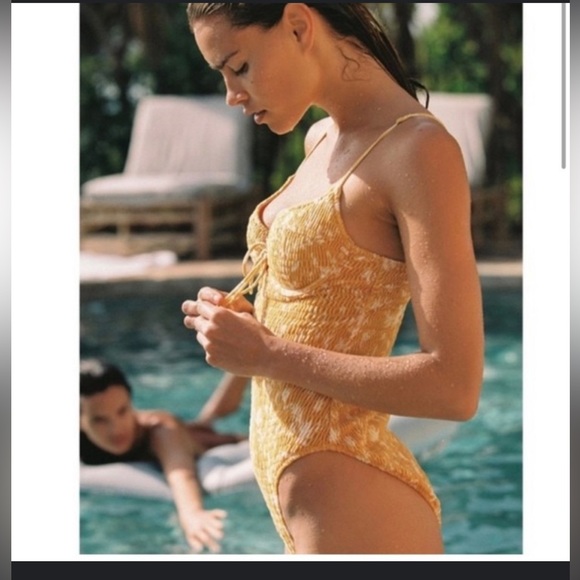 triangl swimwear Swim Triangl Emala One Piece Swim Suit Size Xs